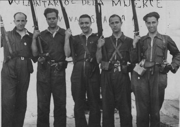 Con sus compañeros en la Guerra Civil año 1936. Segundo por la derecha.